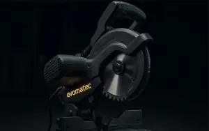 Fierăstrău circular de tăiat la unghi