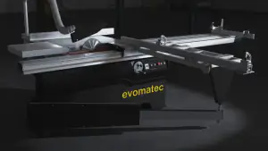 प्लास्टिक शीटों के लिए स्लाइडिंग टेबल आरी EVO K2200