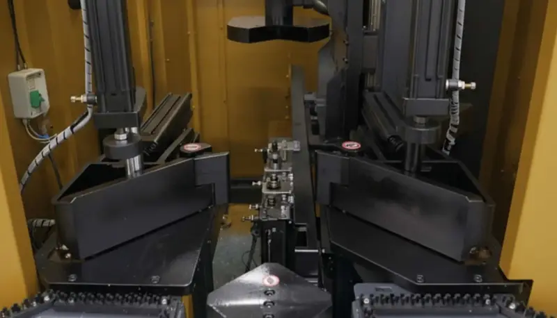 CNC विंडो कॉर्नर क्लीनिंग मशीन EVOOV